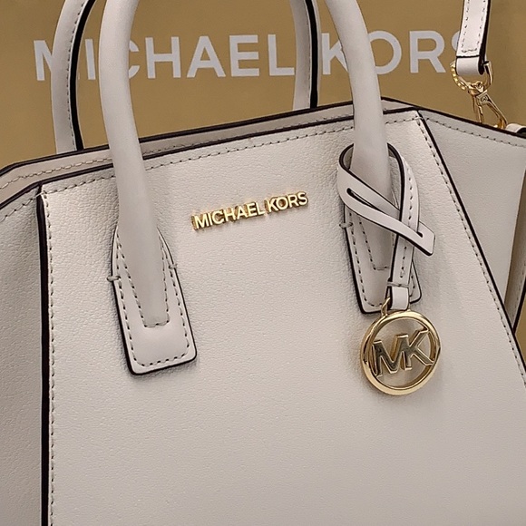 MICHAEL KORS
Avril Small Leather Top-Zip Satchel
LIGHT CREAM COLOR - Picture 4 of 11